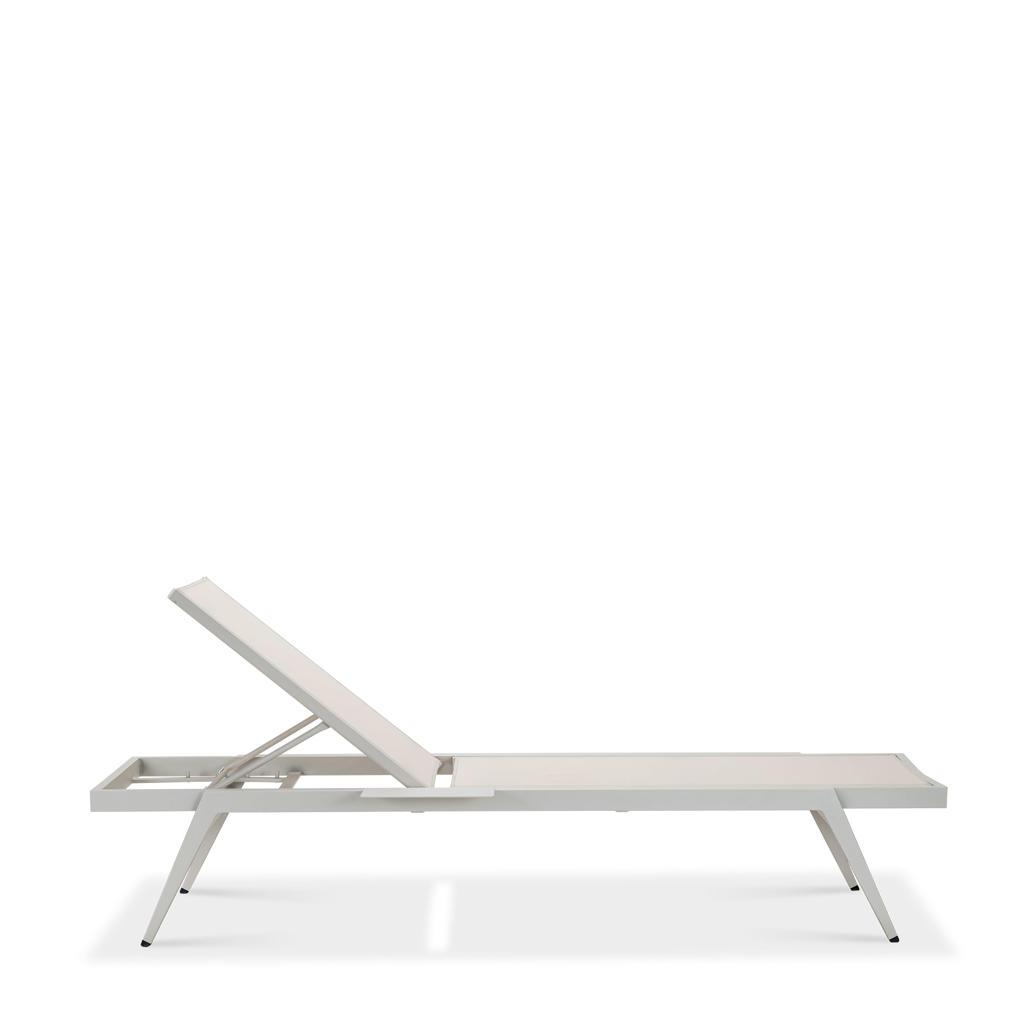 that's living outdoor diva chaise lounge beige outdoor chaises and sunbeds
