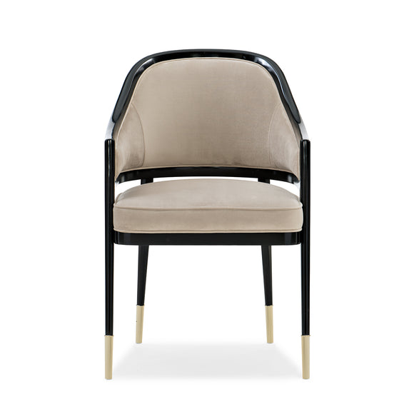 caracole club member at the table dining chairs