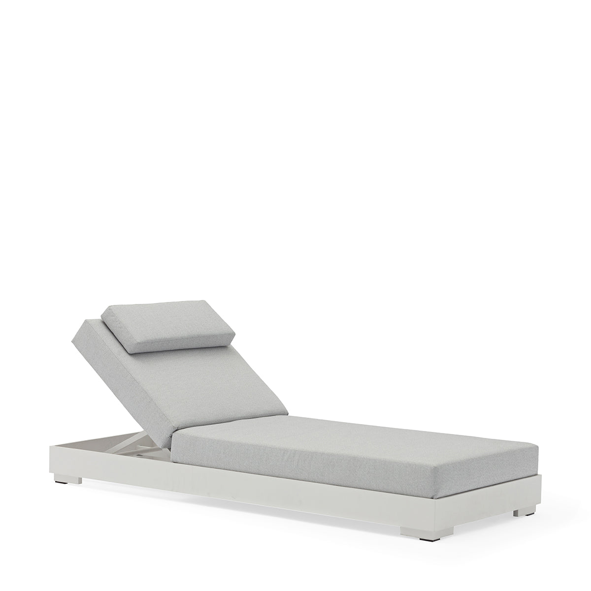 that's living outdoor sky chaise lounge outdoor chaises and sunbeds