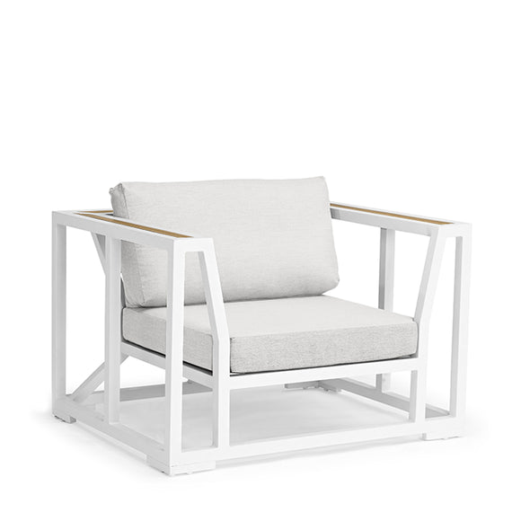 that's living outdoor oasis arm chair white stock outdoor lounge chairs 