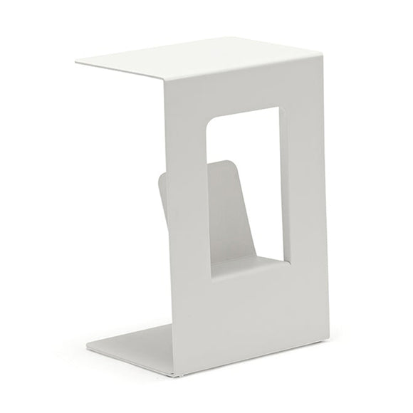 that's living outdoor sweet magazine table white outdoor accent tables